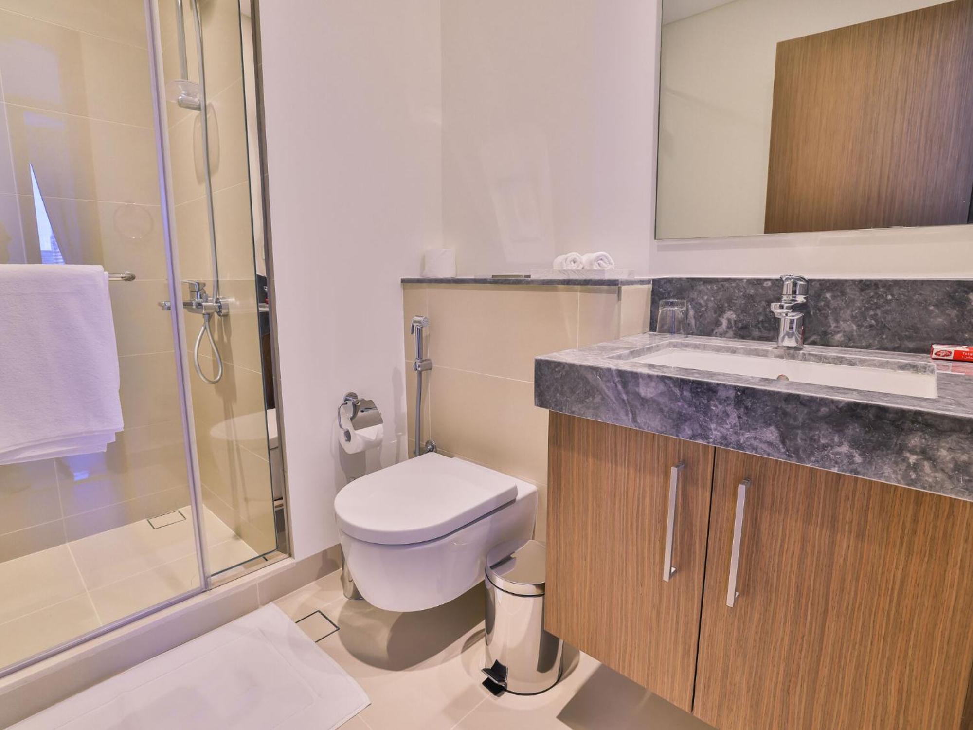 Luxurious Apartments Dubai Marina Views Pool Gym By Sojo Stay ภายนอก รูปภาพ