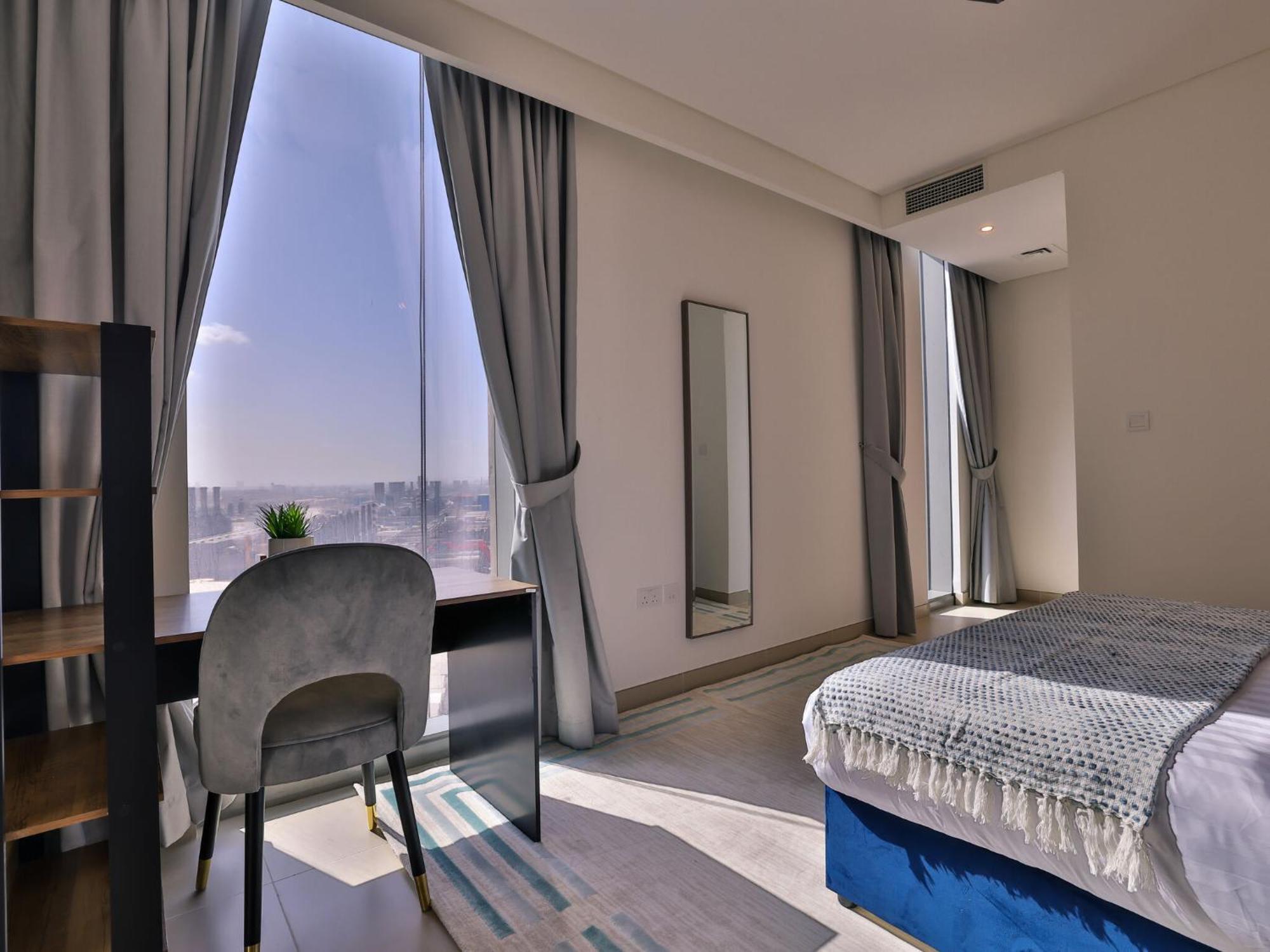 Luxurious Apartments Dubai Marina Views Pool Gym By Sojo Stay ภายนอก รูปภาพ